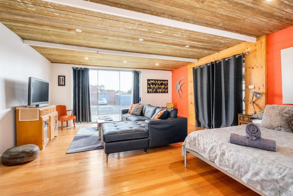 Room image 4