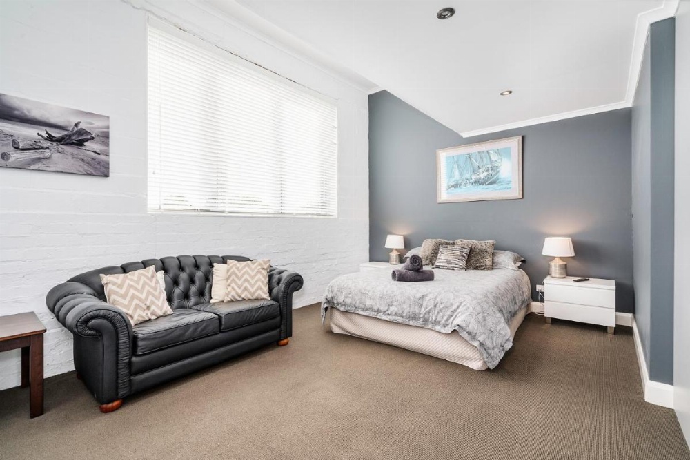 Room image 2